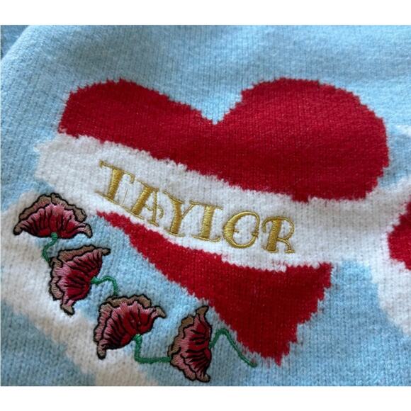 TAYLOR SWIFT ALBUM HEART SWEATER - Picture 6 of 9